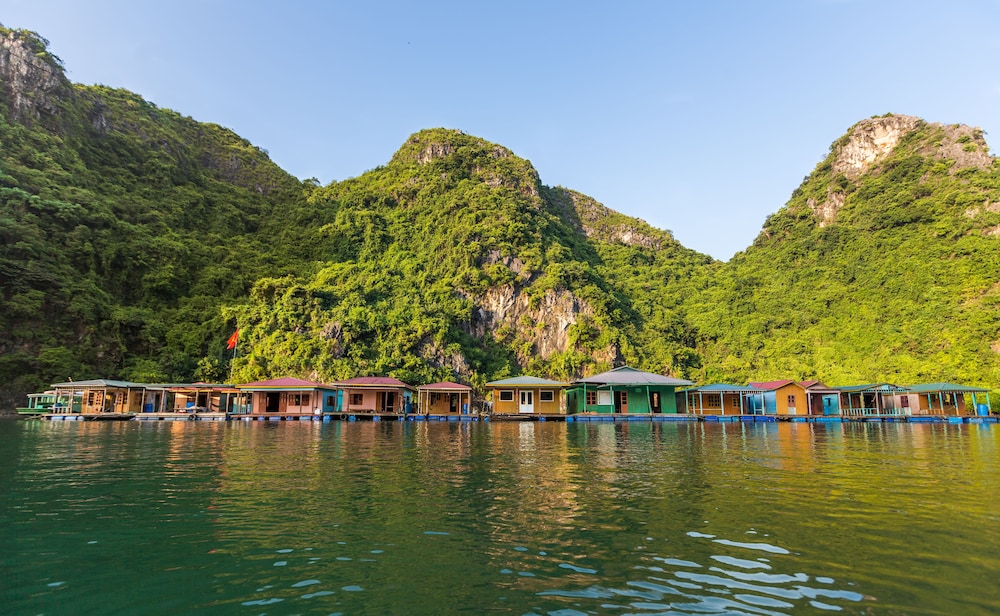 Heritage Line Violet cruise – Ha Long Bay & Lan Ha Bay