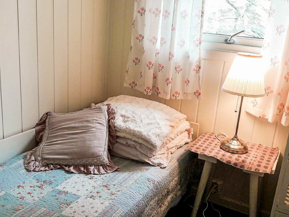 7 Person Holiday Home in Lensvik view 2