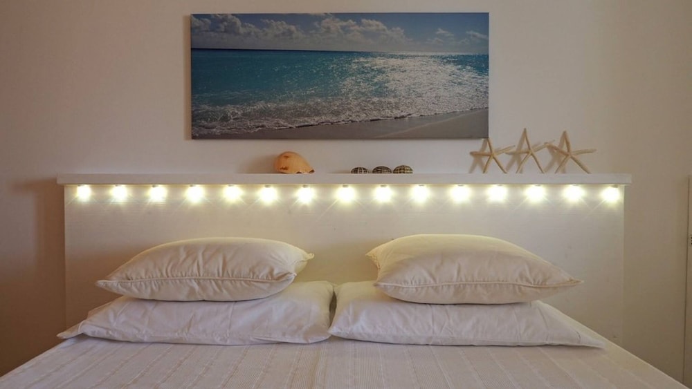 Villa del Mare 2 Three Bedrooms 700 Metres From the Beach
