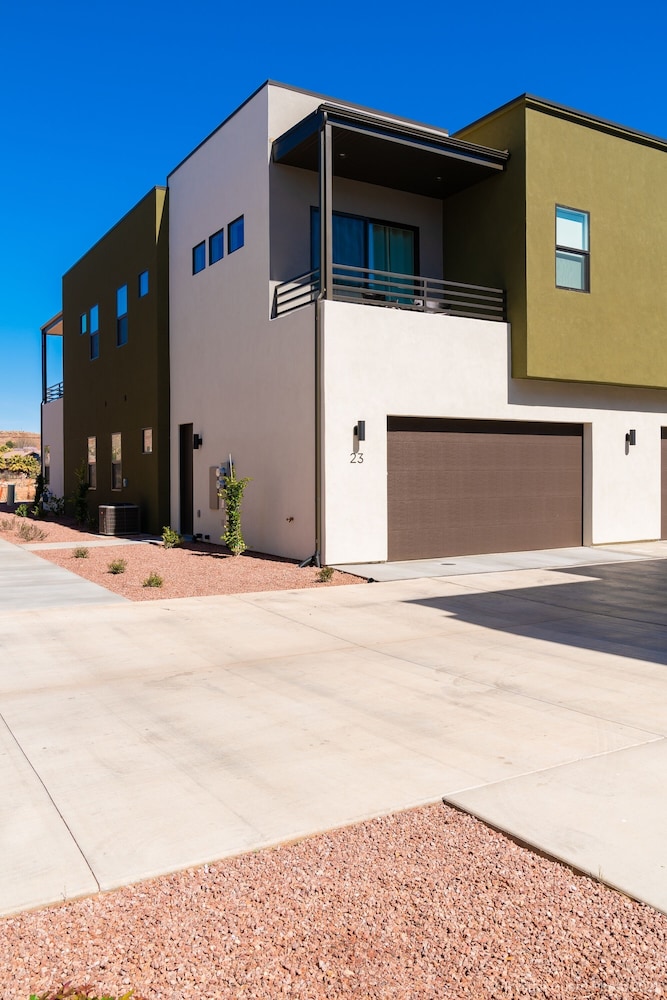 Villa #23 At Bloomington Country Club 4 Bedroom Townhouse by Redawning view 3