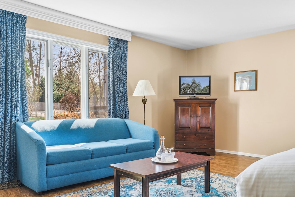 Delamater Inn