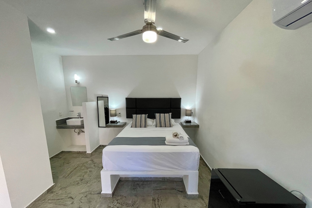 Lavish Studio w Kitchen Downtown