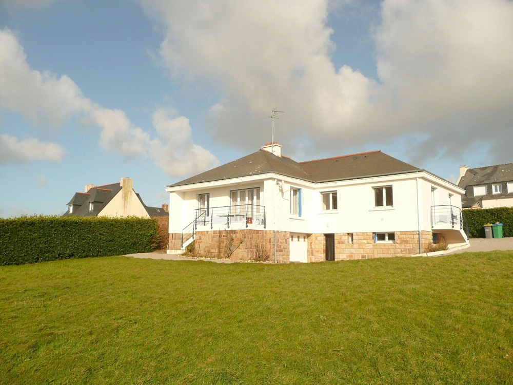 Holiday Home in Lampaul-plouarzel Nearby sea