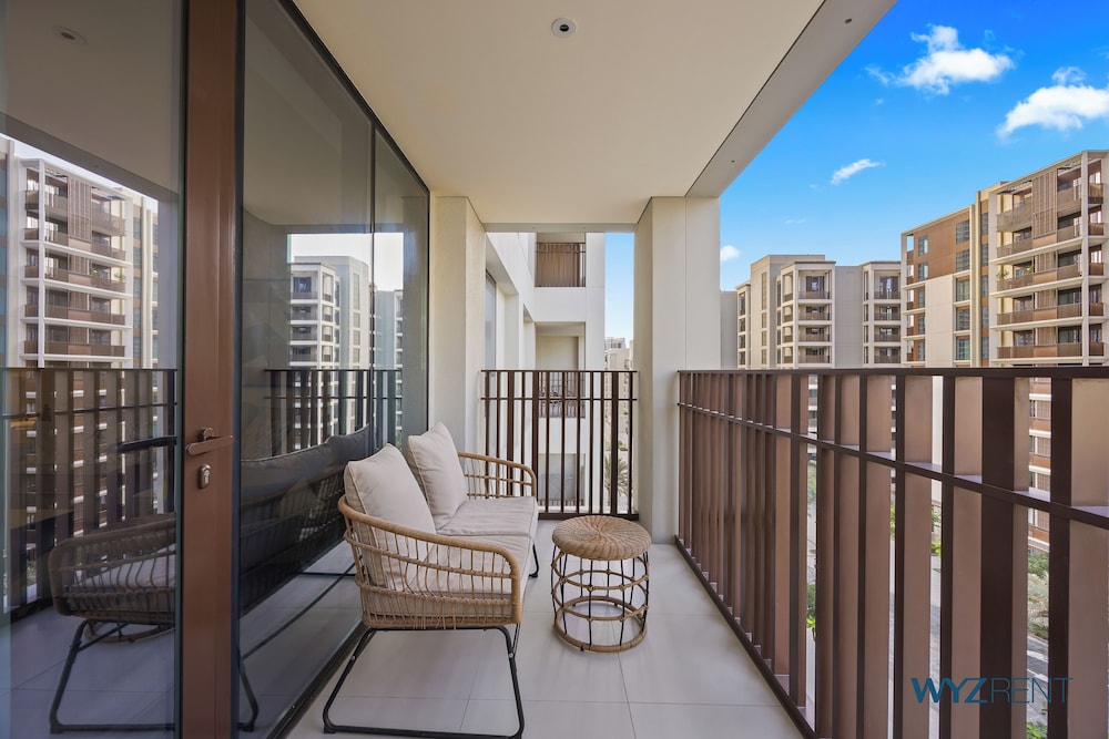 Urban Glam 1 BR in Surf 2-Creek Beach