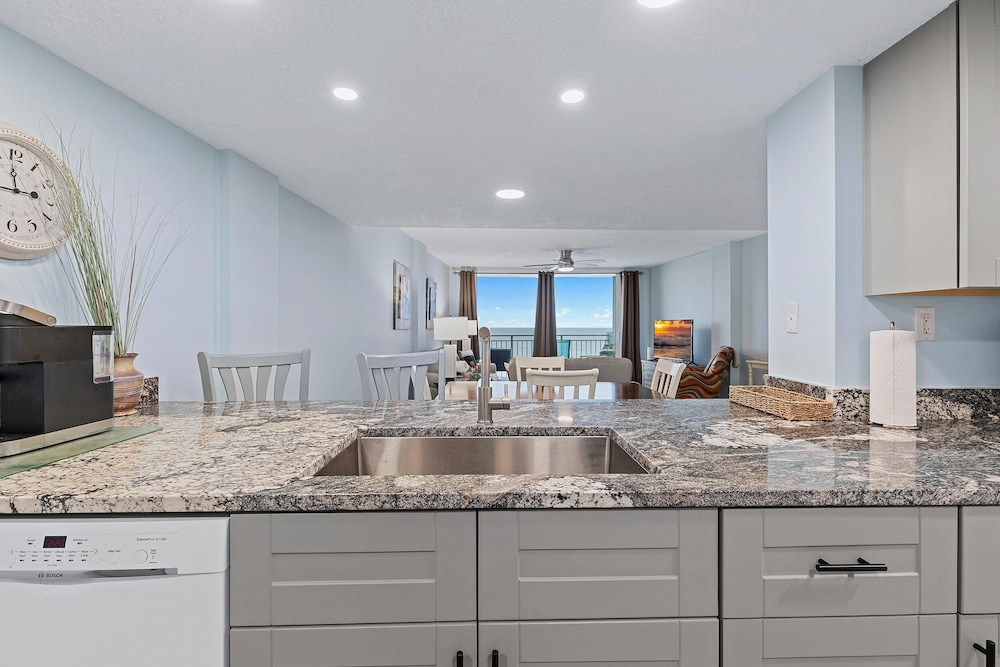 Coronado Towers 703