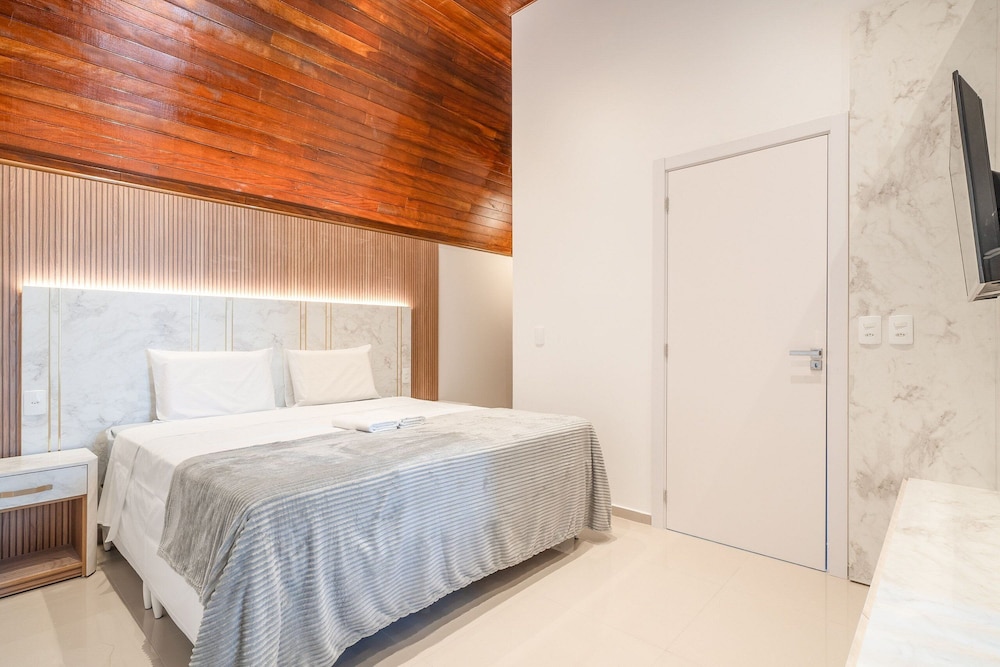 Full Studio 650m From Meia Praia Rgor0025