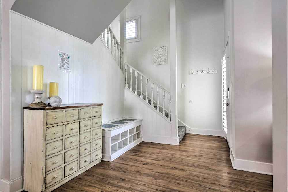 Grand Destin Getaway - Walk a Block to the Beach!