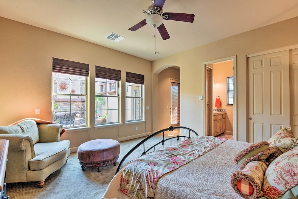 Phoenix Retreat w/ Hot Tub, Pool & Mountian Views! view 2