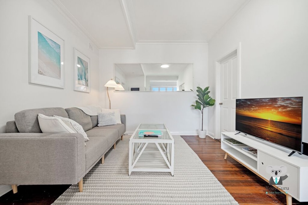 Kozyguru | Kirribilli | Opera House View 2 Bed Apt