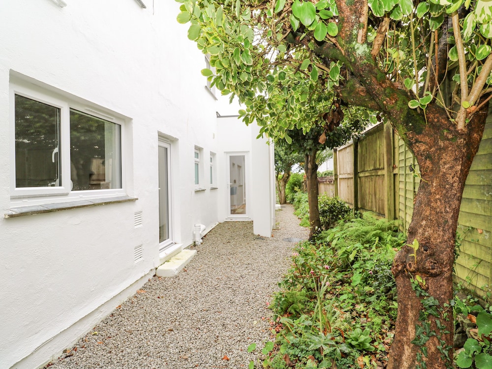 James' Place