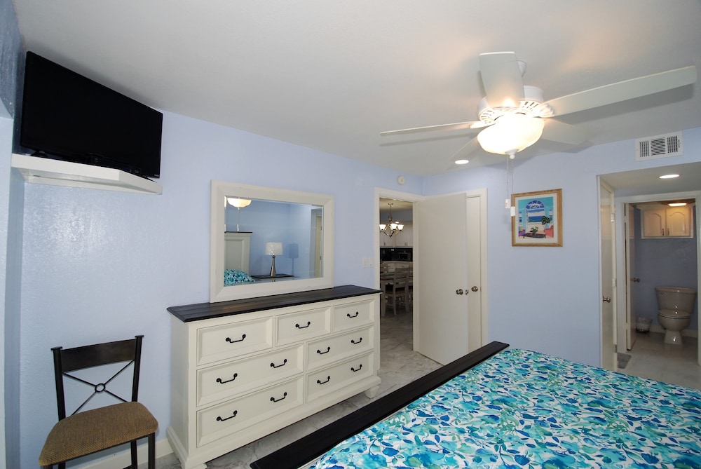 Saida Iii Unit #3306 1 Bedroom Condo by Redawning