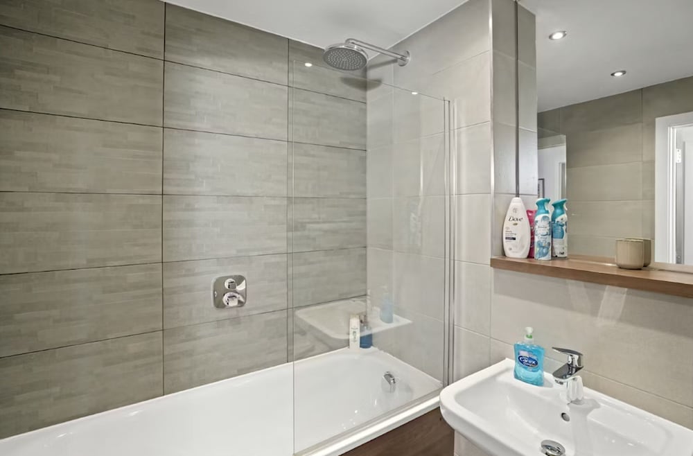 Inviting 2-bed Apartment in Manchester