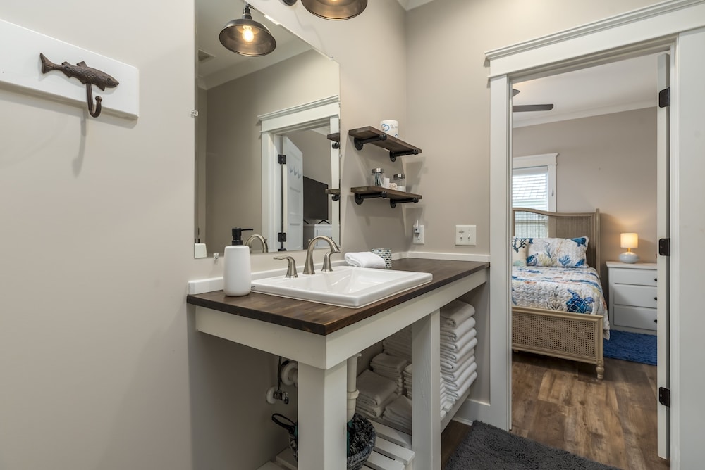Bienville Bungalow - 304 Bienville Blvd 2 Bedroom Home