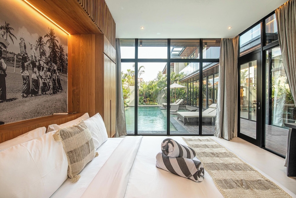 Stunning 6BR Canggu Villa 400m From the Beach