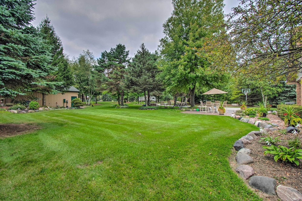 Large Family Home w/ Deck & Yard on Lake Huron