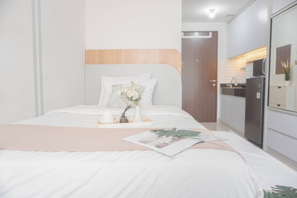 Good And Comfy Studio At Transpark Cibubur Apartment