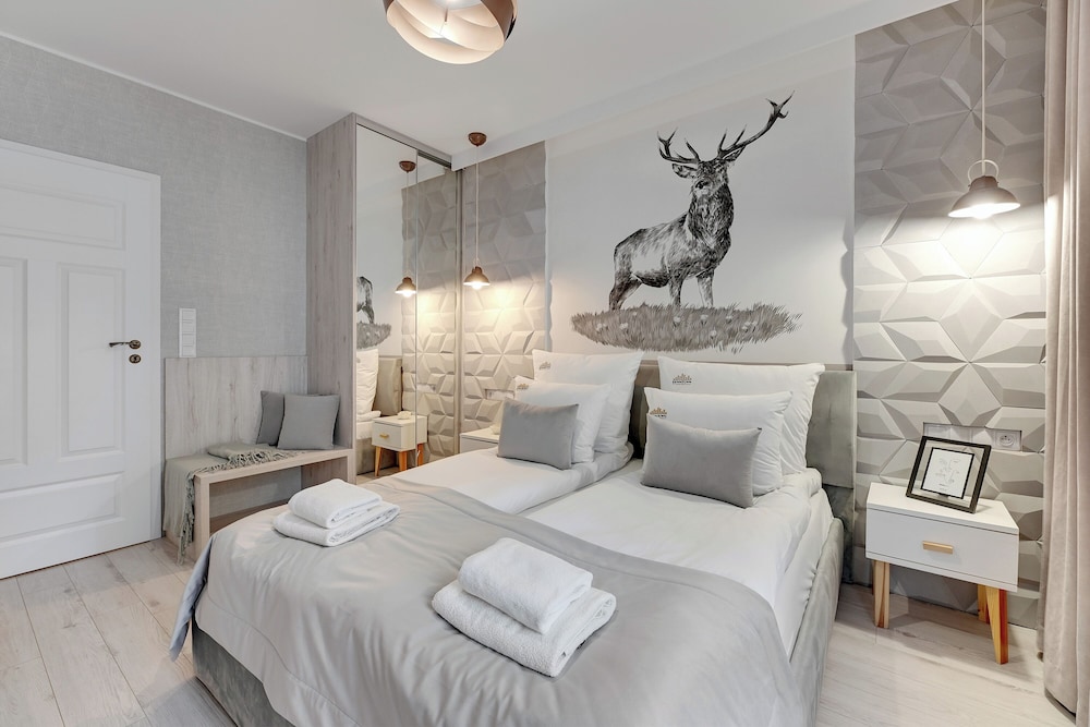 Aura - Riverside & Parking by Downtown Apartments