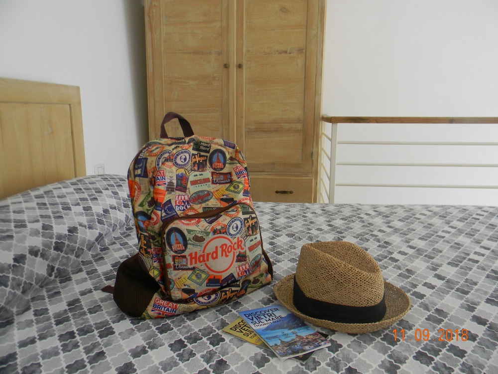 Photo 8