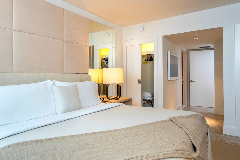 Luxury Vacation Rentals at 1 Hotel & Homes by LRMB