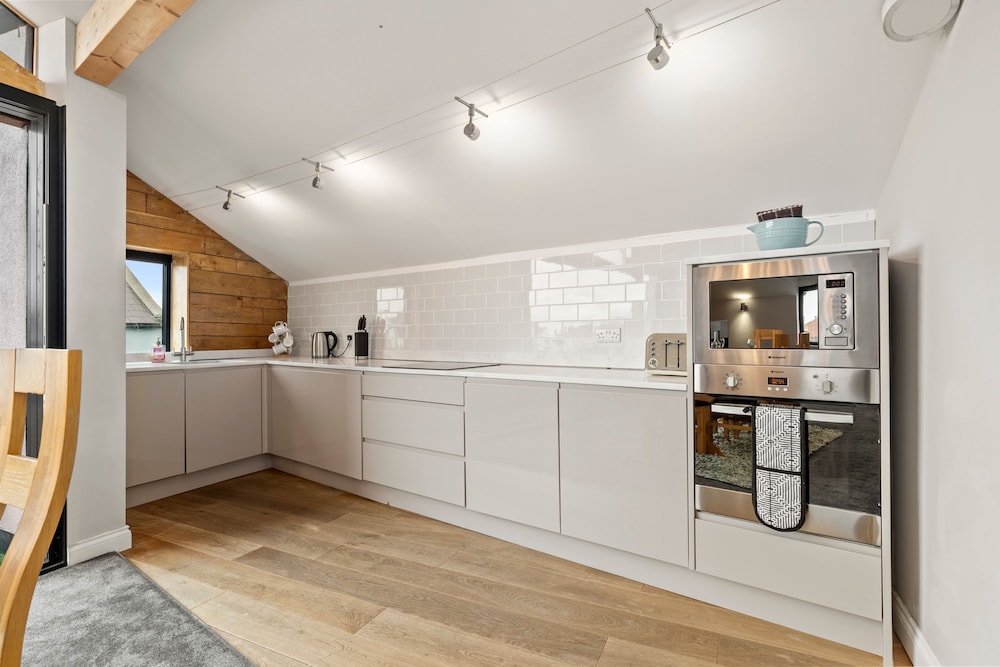 Billycan Penthouse - Tenby Town Centre