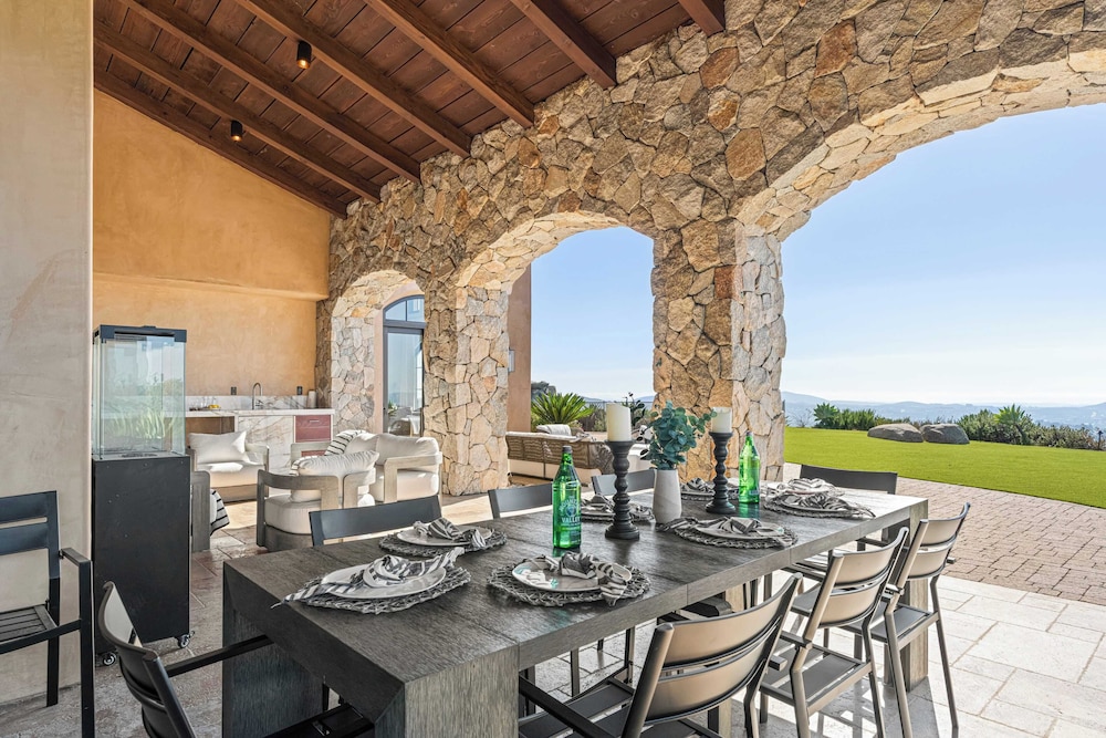 Infinity Pool, Theater, Pickleball + 360 Views Near Lake Poway Sunset Point Estate by Avantstay