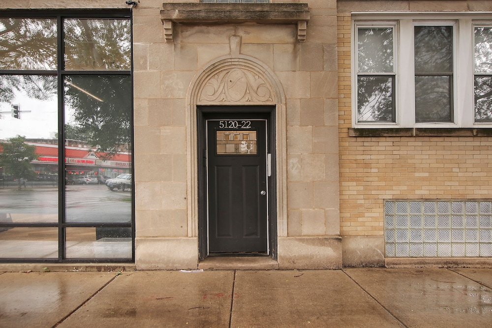 Cozy 2BR Apt - Sunnyside 2E
