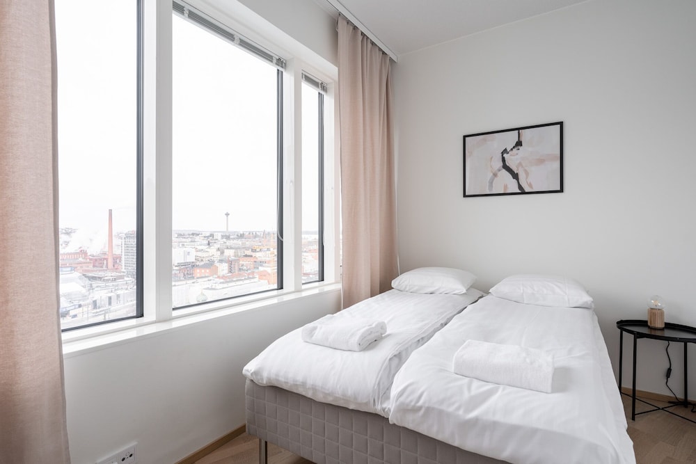 12th Floor Sauna Retreat with Stunning City Views view 2