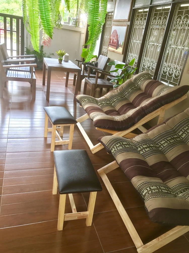 Banchan Hostel
