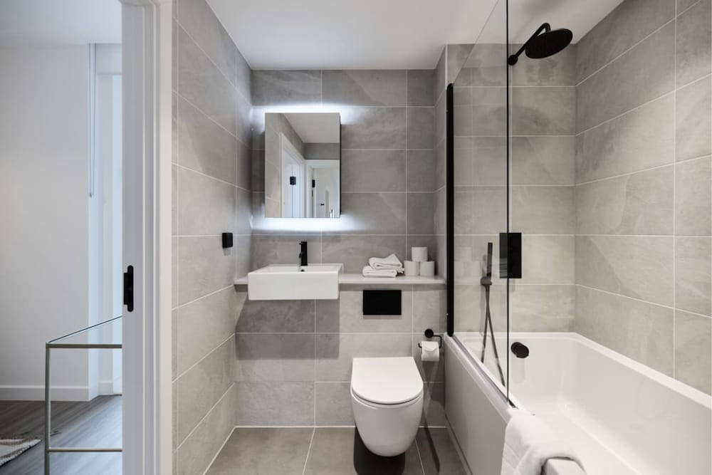 The Tottenham Hale Crib - Trendy 2bdr Flat With Balcony