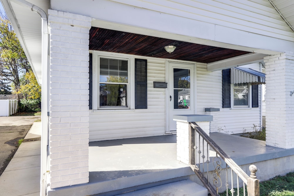 Close to University & Dtwn: Home in Dayton