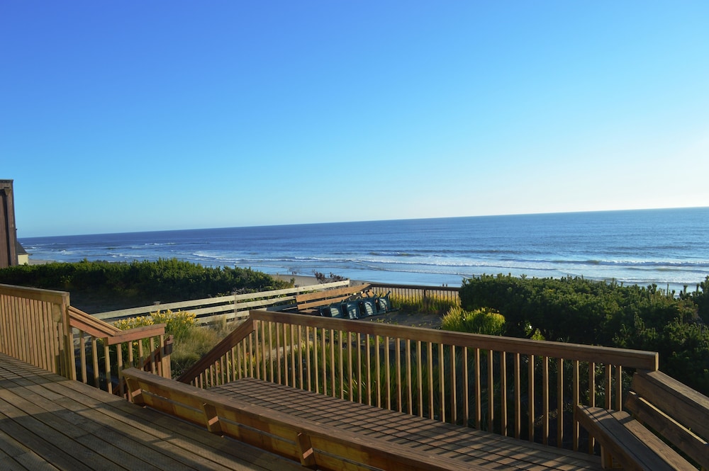 On the Beachfront Vacation Rentals