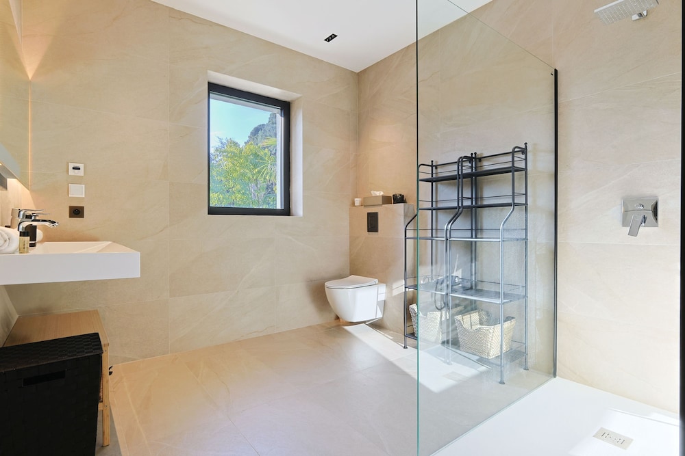 Villa Deva - 5 Bedrooms - Heated Pool