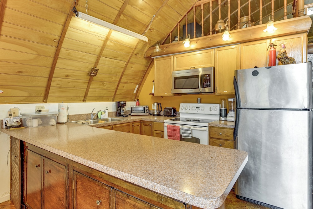 Hike & Fish: Delaware River Cabin w/ Views