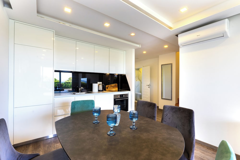 Luxury Penthouse Apt on beach Makarska