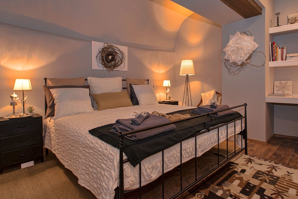 Heraclea Luxury Heritage Accommodation view 5