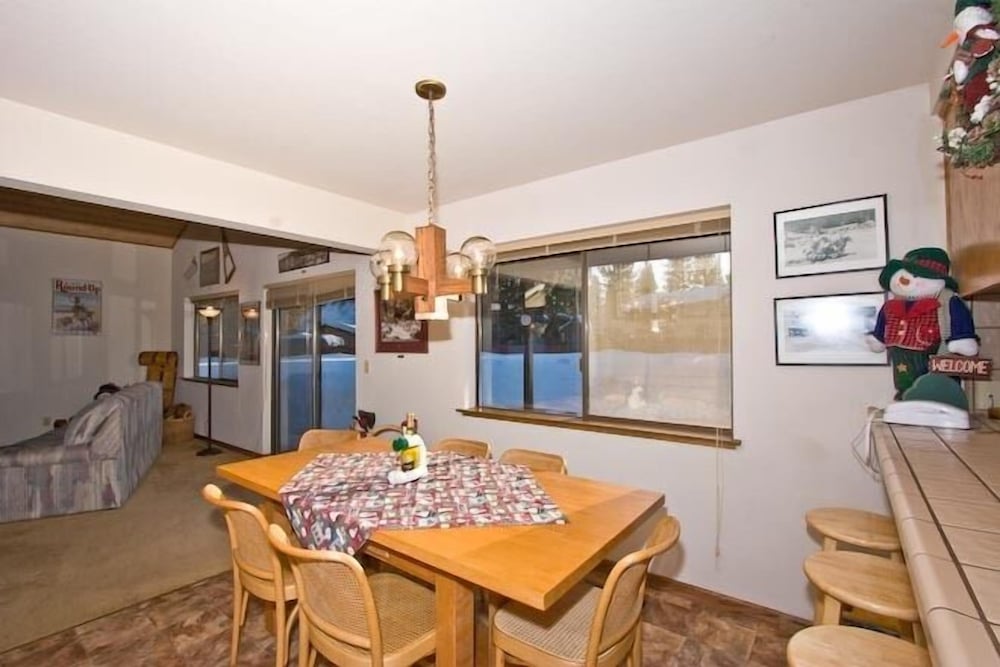 2485 Tepee Ct.