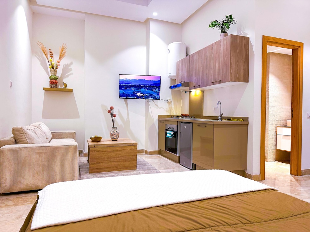 Cozy Luxurious Bourgogne Studio