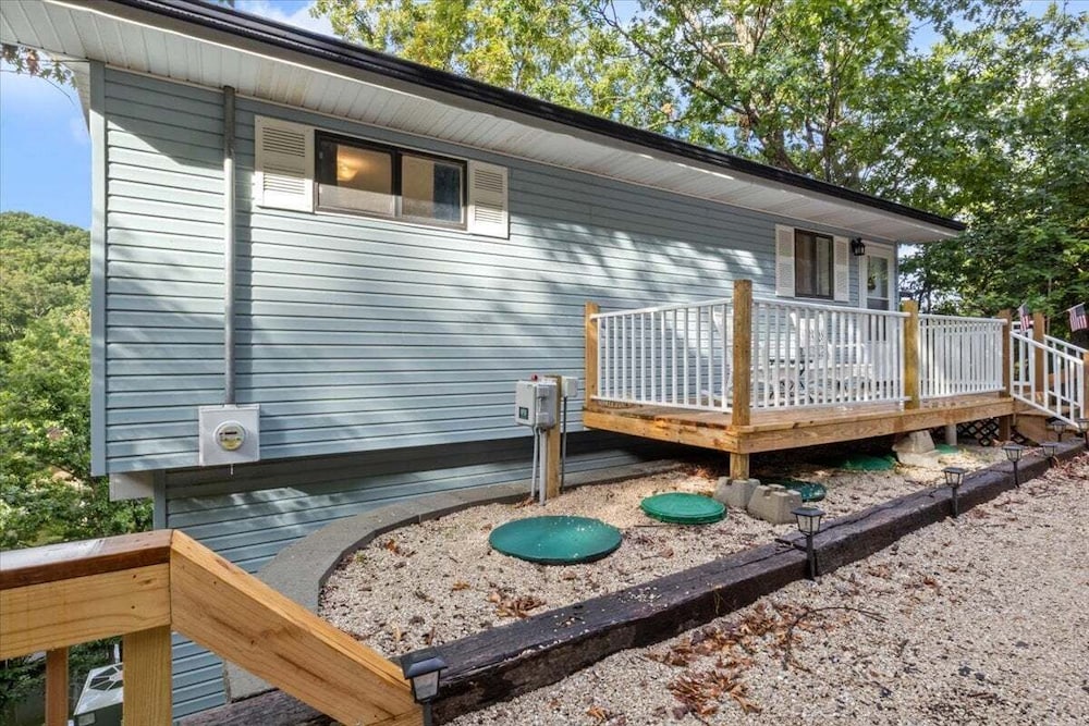 Lakefront Home, Private Dock + Kayaks,arcade Games, Pet Friendly