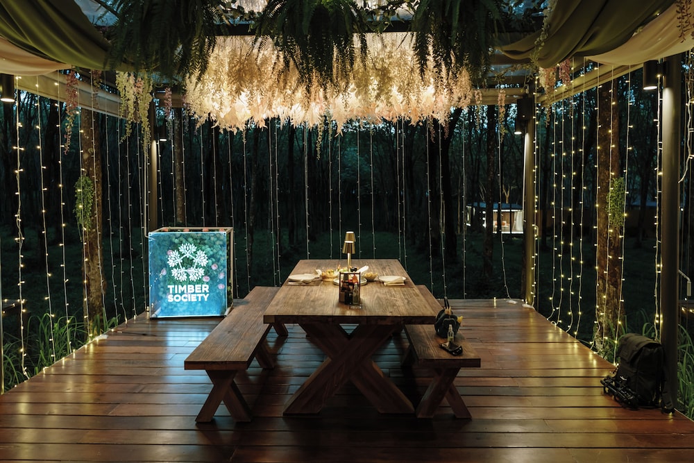 Timber Society Boutique Hideaway