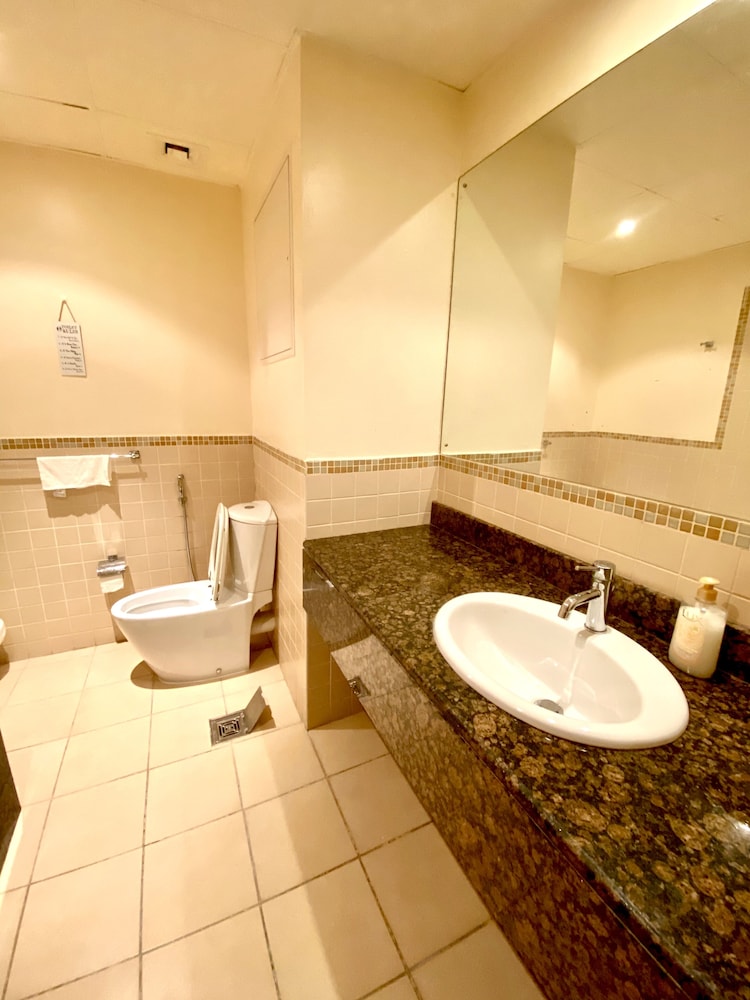 Bombay Backpackers DXB - Adults Only