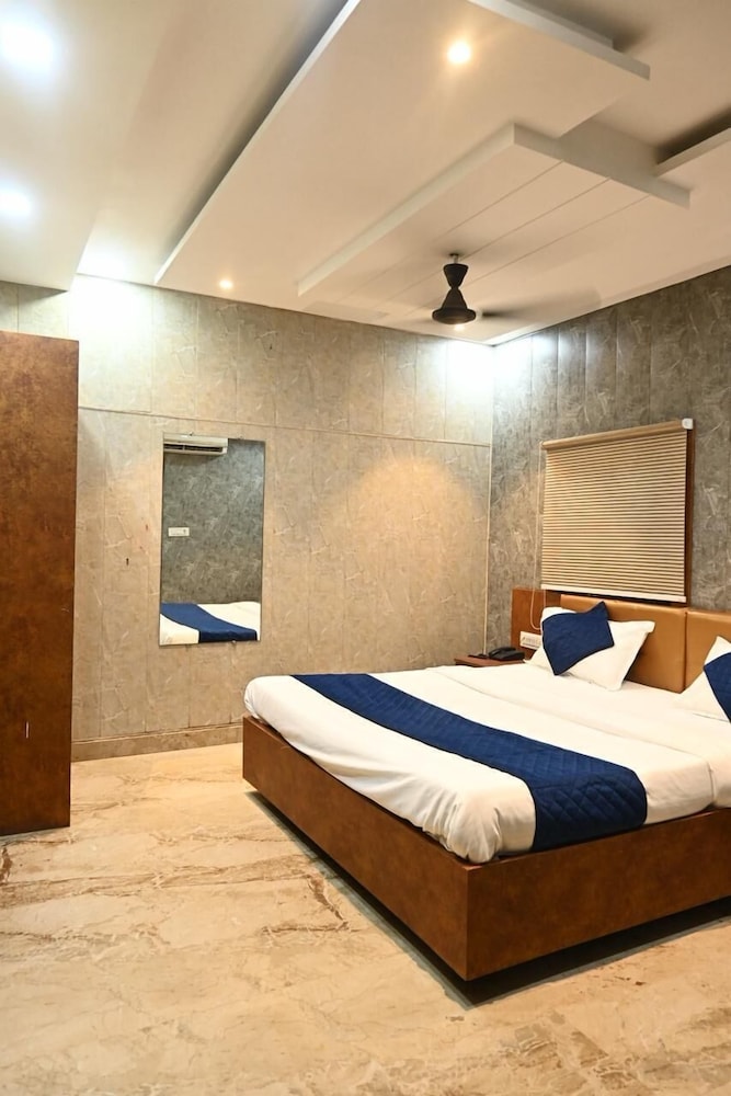 Hotel Aditya Residency