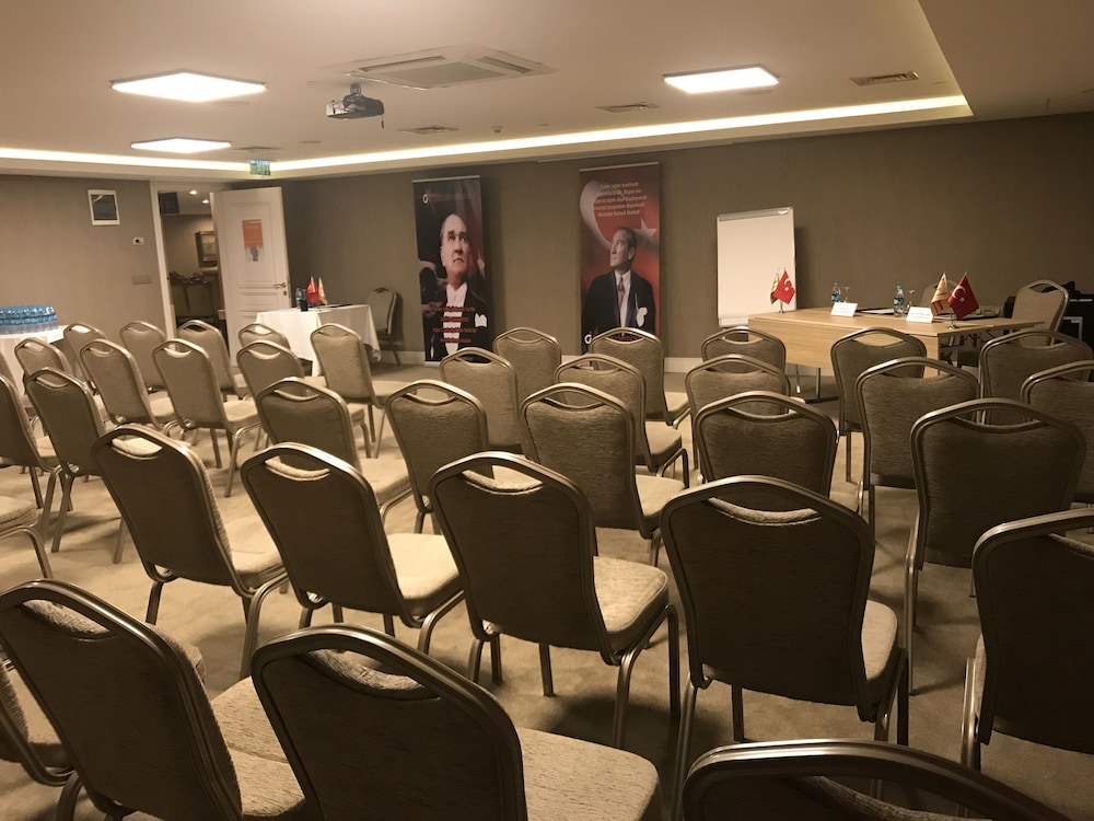 Euro Park Hotel - Image 41