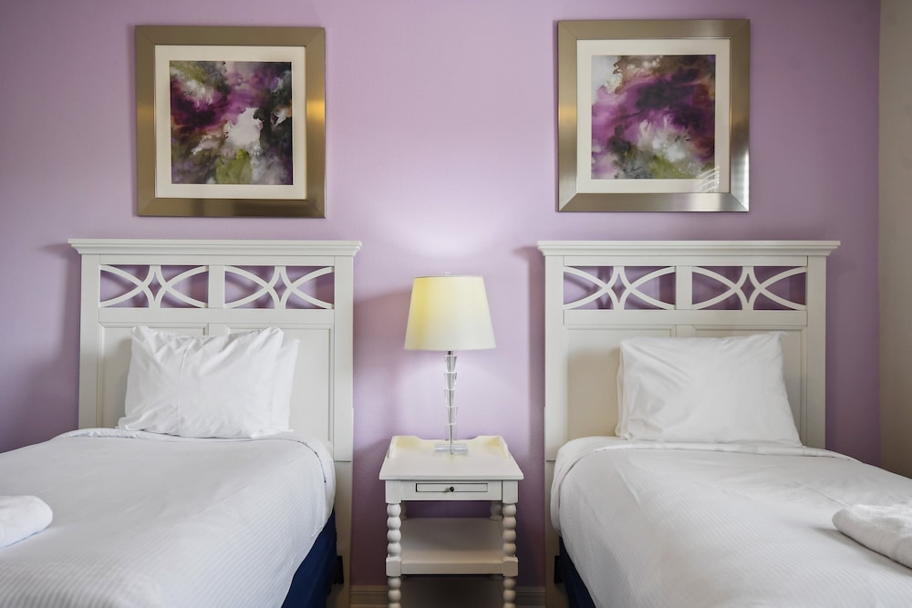 Ultimate 8BR Family Fun in Resort Near Disney!