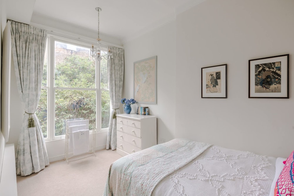Traditional 2 Bed Apartment Notting Hill