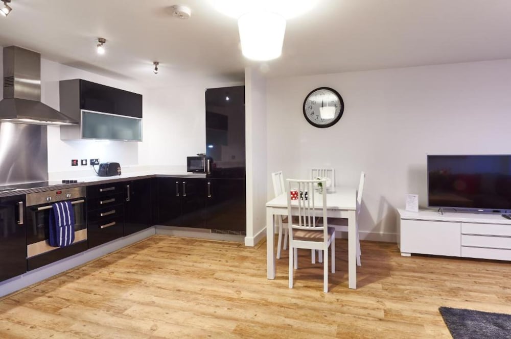 Vizion by ShortstayMK