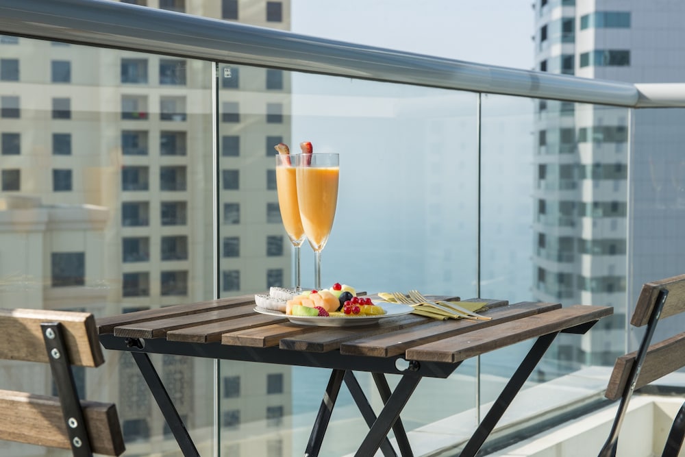 Dream Inn Dubai Bay Central