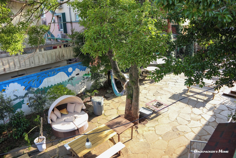 Backpacker's Home 35