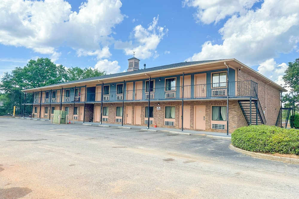 Louisville Inn By Oyo Louisville Municipal Airport