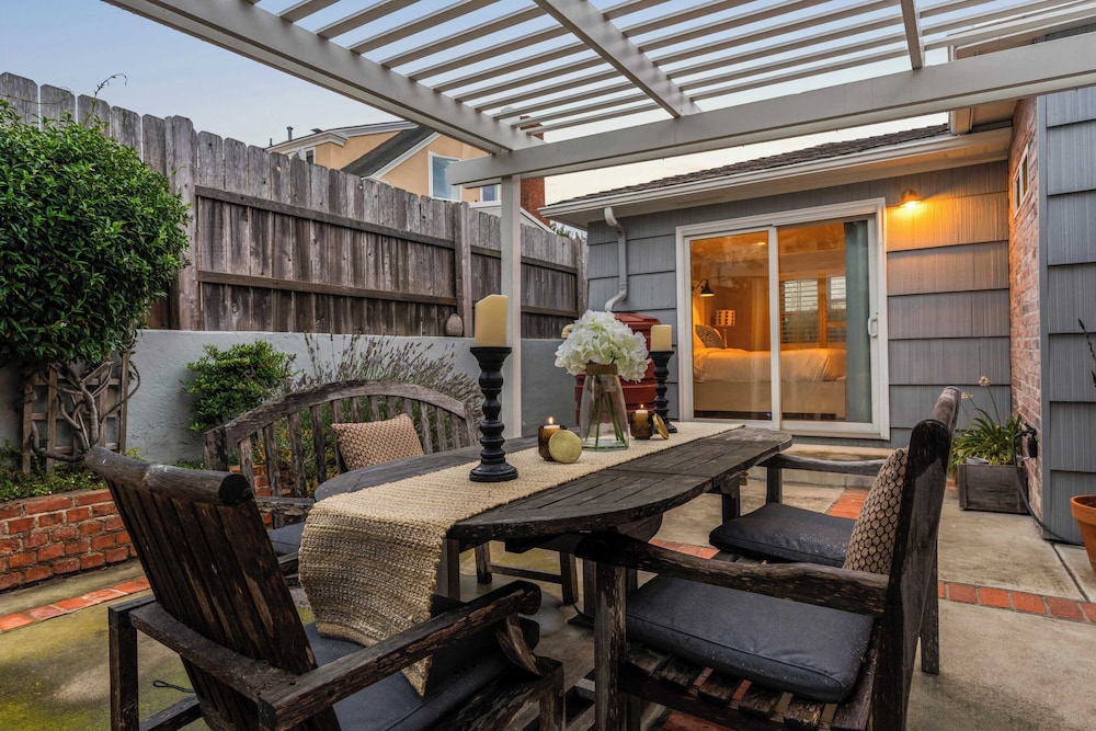 Point Loma Home w/ Putting Green, Firepit + Game Room & Beach Access Zola Street by Avantstay