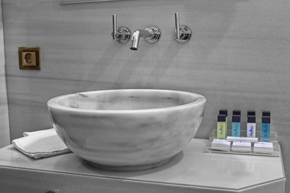 Celine Otel - Image 24